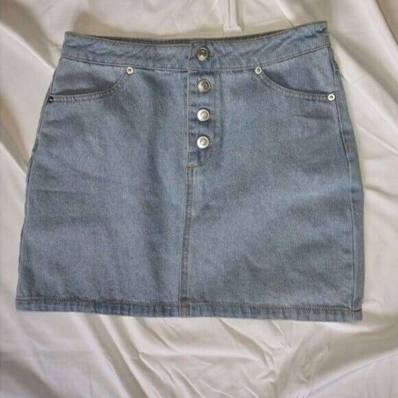 EUC Women's Denim Skirt Size M Blue Button Cotton Forever 21 Mini - Picture 2 of 2